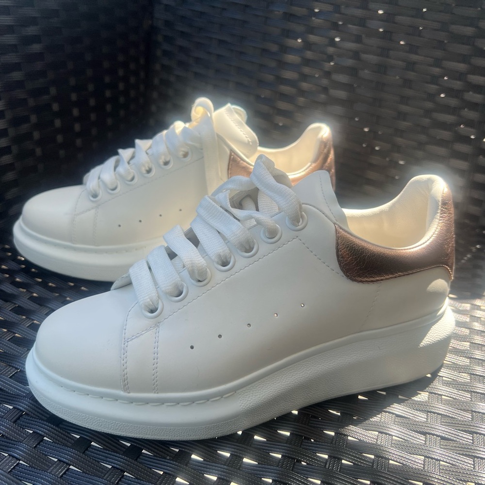 Authentic Unisex Alexander Mcqueen White and Bronze Sneakers. ////NO BOX!!